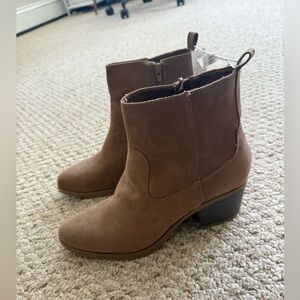 NWT Ankle booties